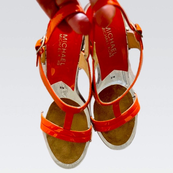 Michael Kors Lani Darrien Leather T-strap open toe heels Sandals Size 8.5 - Picture 2 of 8